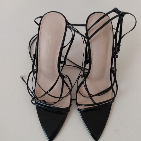 Pretty Little Things Black Faux Patent Leather Gladiator 4 1/2" Heels sz 5 - Picture 3 of 11